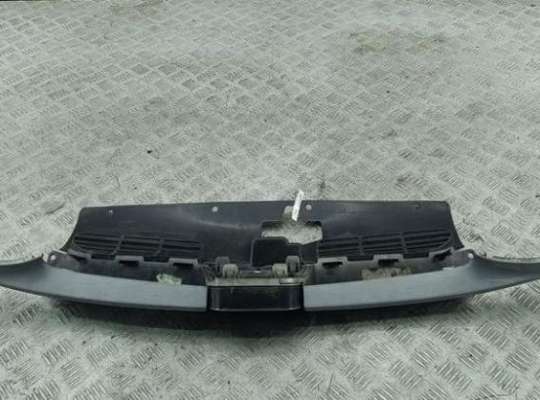купить Решетка радиатора на Peugeot 206