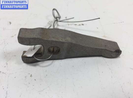 купить Скоба (кронштейн) крепления форсунки на Peugeot 308 T7 (2007-2013)