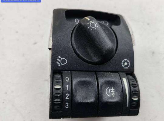 Купить Переключатель света на Opel Omega B (1994-2003) Переключатель света OP2410681 на Opel Omega B (1994-2003)
