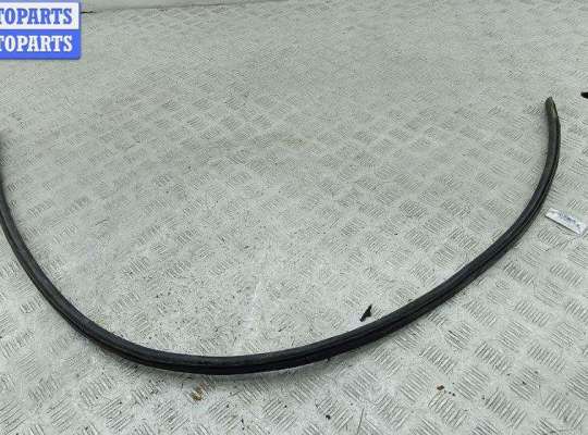 купить Уплотнитель на Peugeot 307