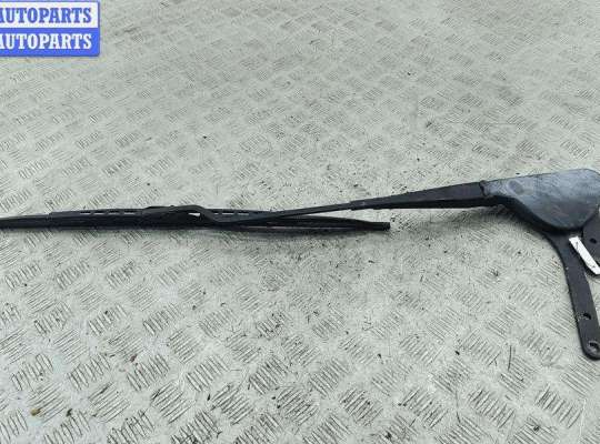 купить Щеткодержатель (поводок стеклоочистителя) передний на Mercedes C-Class W203 (2000-2006)