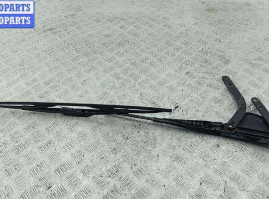 купить Щеткодержатель (поводок стеклоочистителя) передний на Mercedes C-Class W203 (2000-2006)