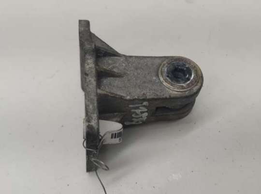 купить Кронштейн бампера переднего на Audi A6 C4 (1994-1997)