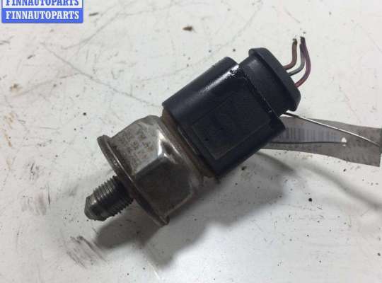 купить Датчик давления топлива на Volkswagen Passat B6