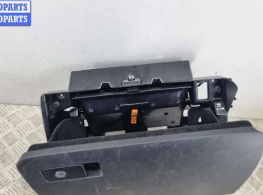 купить Бардачок на Volkswagen Passat B6