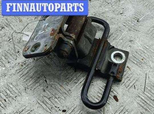 купить Петля двери передней левой на Volkswagen Passat B6