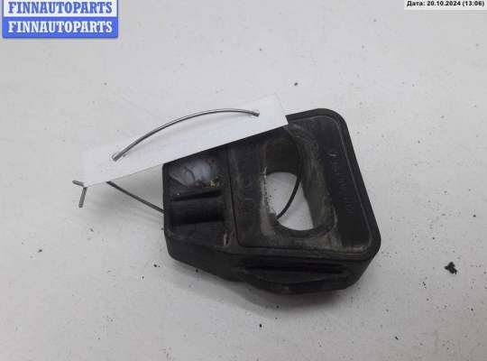 купить Кронштейн радиатора на Volkswagen Golf-4