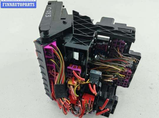 купить Блок предохранителей на Volkswagen Sharan (2000-2010)