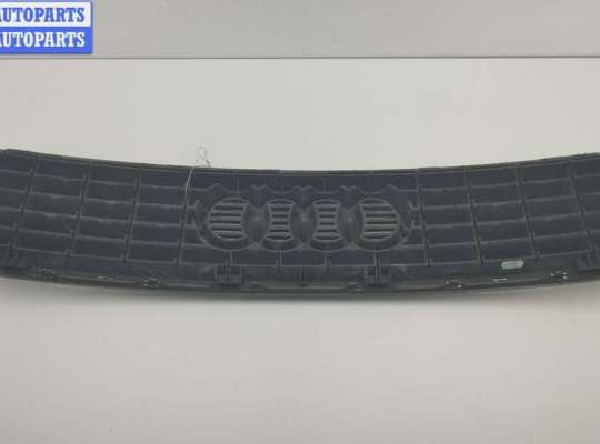 купить Решетка радиатора на Audi A8 D2 (1994-2002)