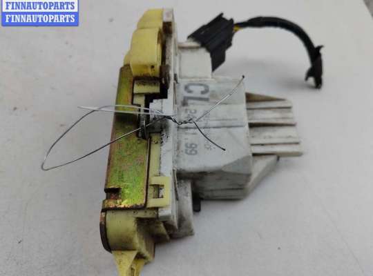 Замок боковой двери на Ford Focus I