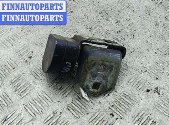 купить Петля двери передней правой на Renault Scenic II (2003-2009)