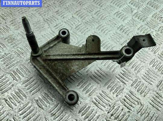 Кронштейн КПП опорный RN1559121 на Renault Kangoo I (1998-2008)