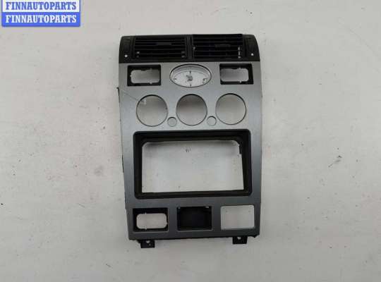 Рамка магнитолы FO2149609 на Ford Mondeo III (2000-2007)