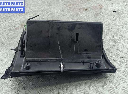 купить Бардачок на Volkswagen Golf-4