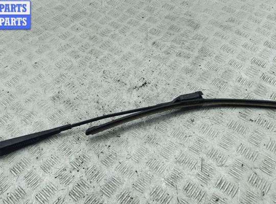 Купить Щеткодержатель (поводок стеклоочистителя) передний на Skoda Roomster Щеткодержатель (поводок стеклоочистителя) передний SK491272 на Skoda Roomster