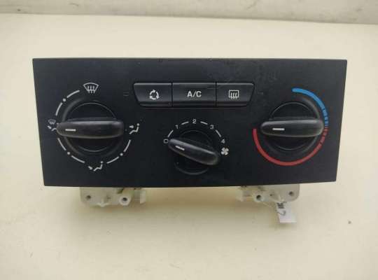 Переключатель отопителя CT1171408 на Citroen C4 (2004-2010)