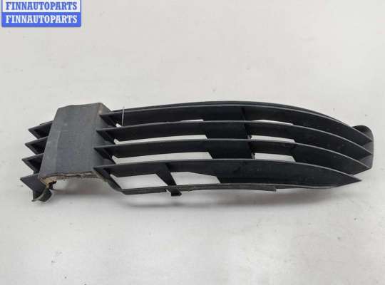 купить Решётка (заглушка) в бампер на Volkswagen Passat B5+ (GP)
