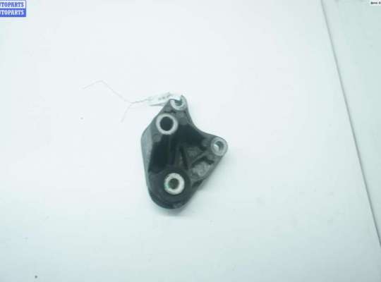 Кронштейн КПП опорный FO1209866 на Ford Focus II (2004-2011)