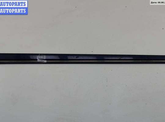 Молдинг двери передней левой MB1488127 на Mercedes C-Class W203 (2000-2006)