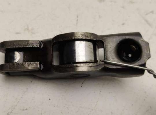 Коромысло клапана (рокер) PG1029864 на Peugeot 307