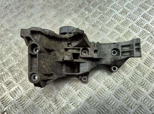 Кронштейн генератора AU1742012 на Audi A4 B7 (2004-2008)