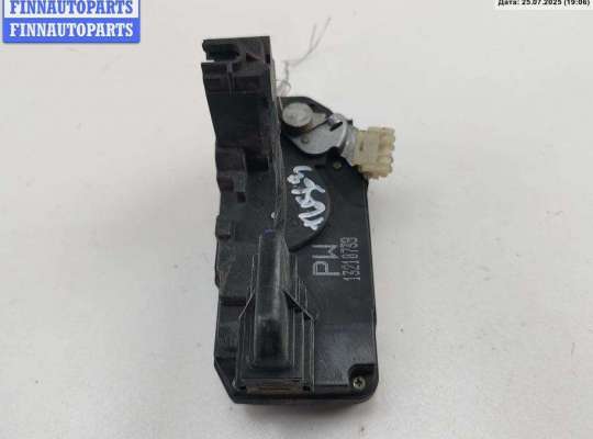 Замок боковой двери на Opel Zafira B