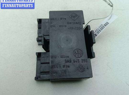 купить Плата фонаря заднего правого на Volkswagen Passat B4