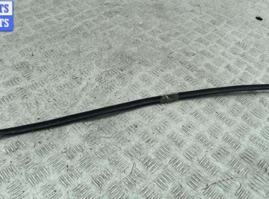 купить Молдинг лобового стекла на Volkswagen Passat B6