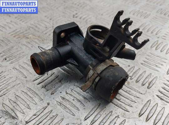 купить Фланец (тройник) системы охлаждения на Volkswagen Passat B3