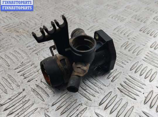 купить Фланец (тройник) системы охлаждения на Volkswagen Passat B3