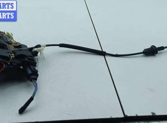 купить Замок двери передней правой на Volkswagen Bora