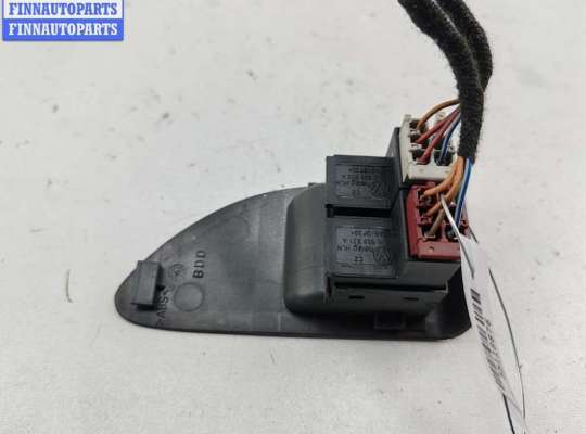 купить Кнопка открывания багажника на Volkswagen Passat B5+ (GP)