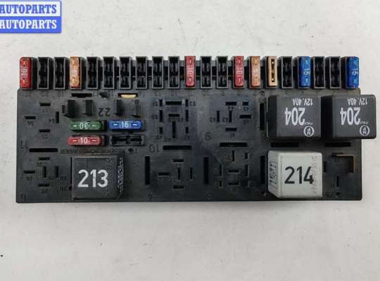 Купить Блок предохранителей на Audi 80 B4 (1991-1996) Блок предохранителей AU1702006 на Audi 80 B4 (1991-1996)