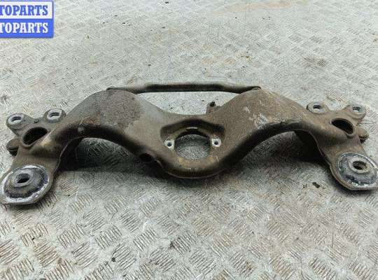 купить Кронштейн КПП опорный на Audi A4 B7 (2004-2008)