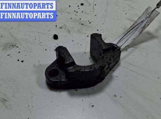 купить Скоба (кронштейн) крепления форсунки на BMW 3 E90/E91/E92/E93 (2005-2013)