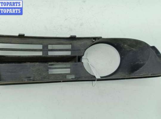 купить Рамка фары противотуманной левой на Volkswagen Caddy (2004-2010)