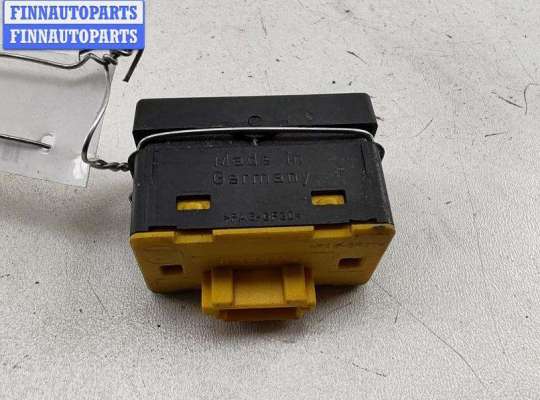 купить Кнопка стеклоподъемника переднего левого на BMW 3 E36 (1991-2000)