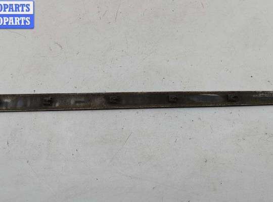 купить Молдинг двери передней правой на Peugeot 307