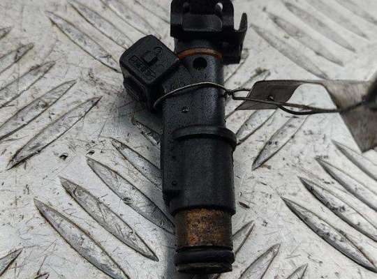 купить Форсунка топливная на Peugeot 607