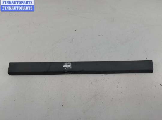 купить Молдинг двери передней левой на Volkswagen Passat B3