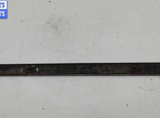 купить Молдинг двери задней правой на Peugeot 407