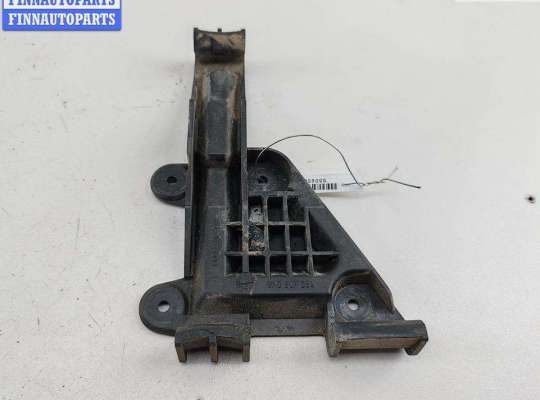 Кронштейн бампера переднего AU1544212 на Audi 80 B4 (1991-1996)