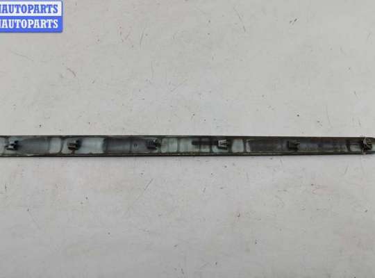 купить Молдинг двери передней правой на Peugeot 307