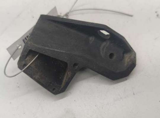 купить Кронштейн крепления на Audi A6 C4 (1994-1997)