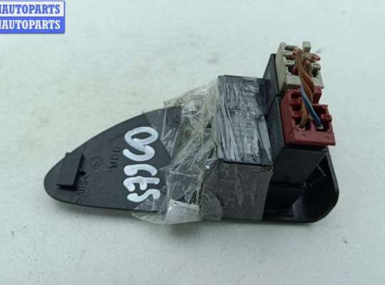 купить Кнопка открывания лючка топливного бака на Volkswagen Passat B5+ (GP)