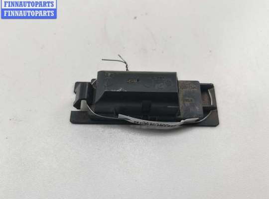 Планка подсветки номера на Opel Zafira B