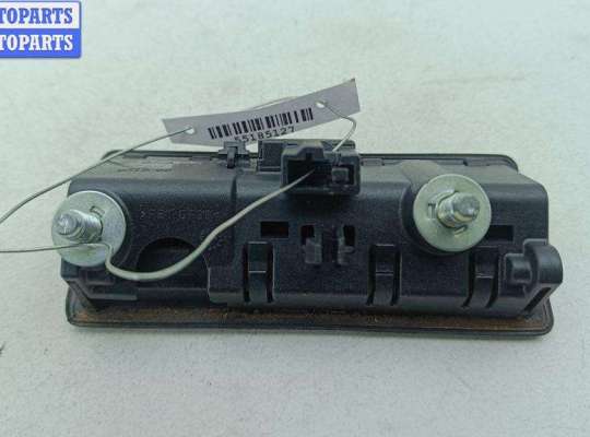 купить Кнопка открывания багажника на Volkswagen Passat B6