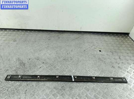 купить Молдинг двери передней левой на Audi 100 C4 (1991-1994)