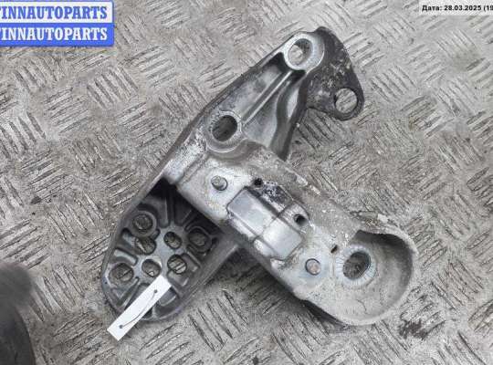 купить Кронштейн крепления на Volkswagen Passat B5
