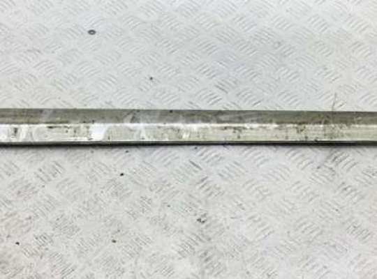 Молдинг двери передней левой MB1488130 на Mercedes C-Class W203 (2000-2006)